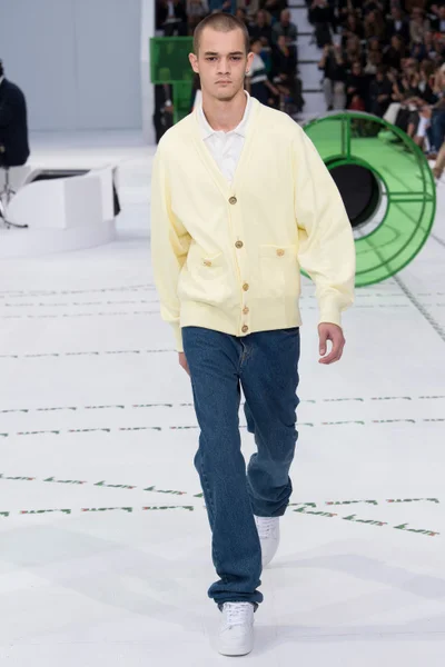 Look 12